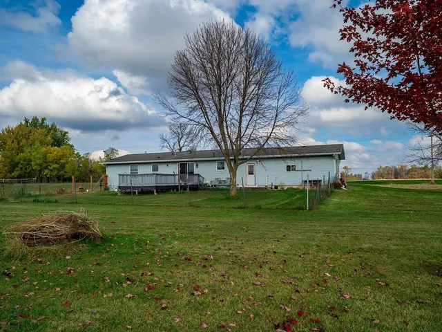 $645,000 | 9037 County Rd D, Winneconne, WI 54986