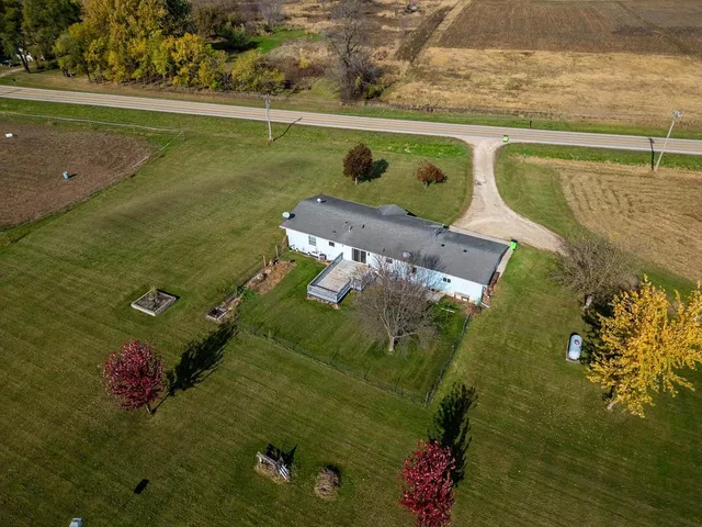 $645,000 | 9037 County Rd D, Winneconne, WI 54986