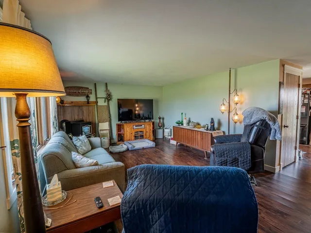 $645,000 | 9037 County Rd D, Winneconne, WI 54986