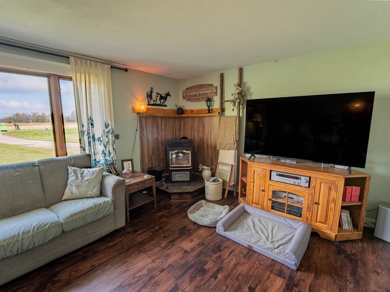 9037 County Rd D Winneconne, WI 54986 - Photo 9 of 68