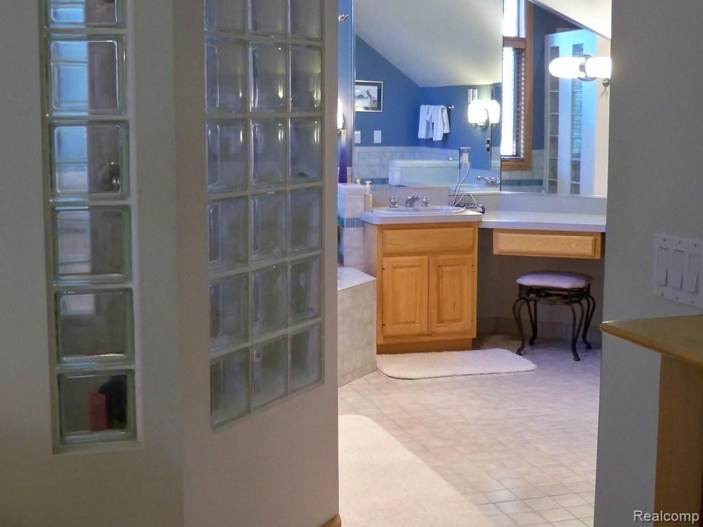 2475 Pleasant Valley Road Brighton, MI 48114 - Photo 30 of 45 27.7