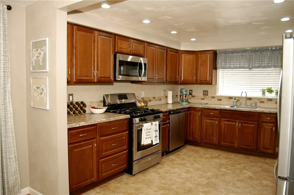 105 Starling Drive McKees Rocks, PA 15136 - Photo 7 of 25 Gallery Image 7