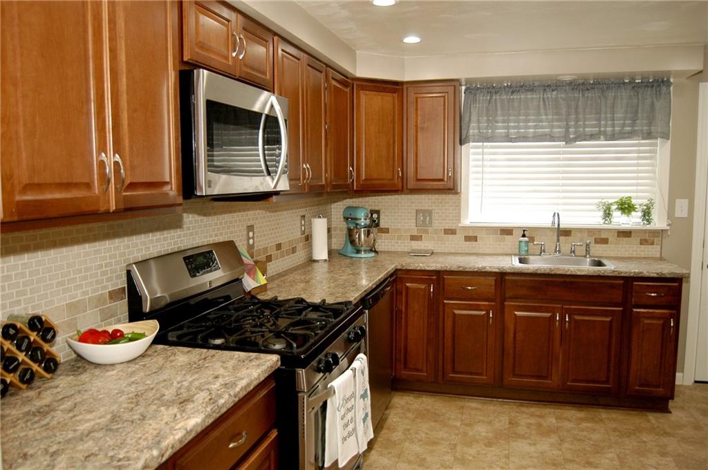 105 Starling Drive McKees Rocks, PA 15136 - Photo 8 of 25 Gallery Image 8