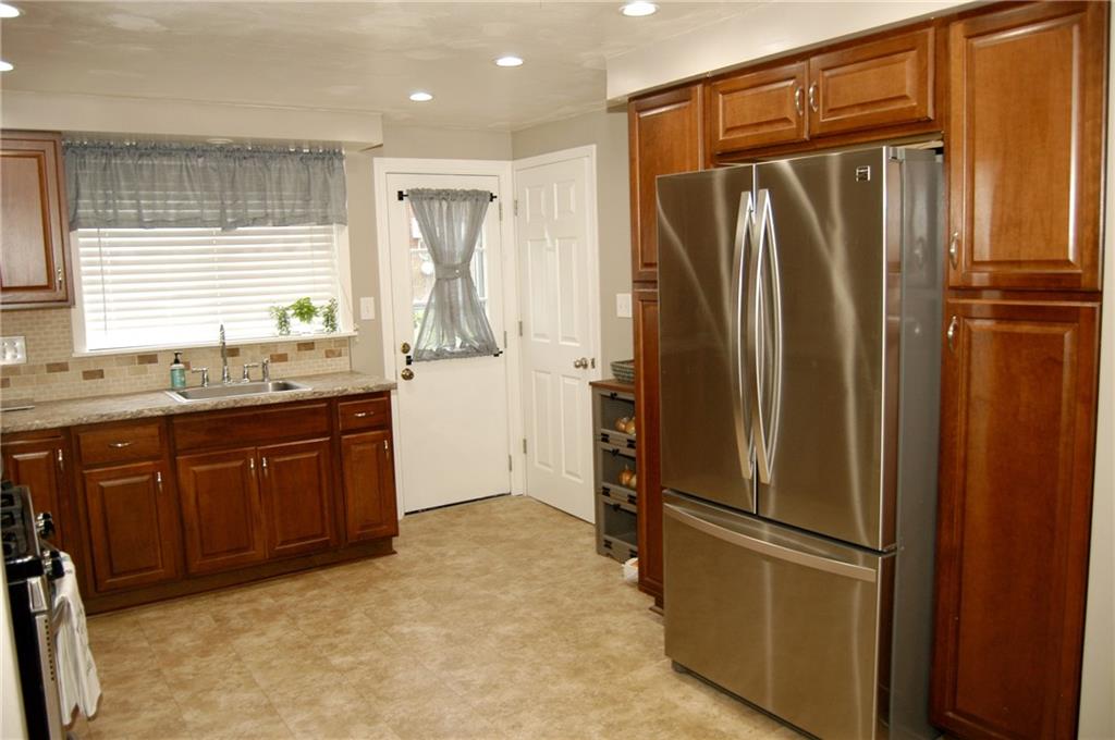 105 Starling Drive McKees Rocks, PA 15136 - Photo 9 of 25 Gallery Image 9