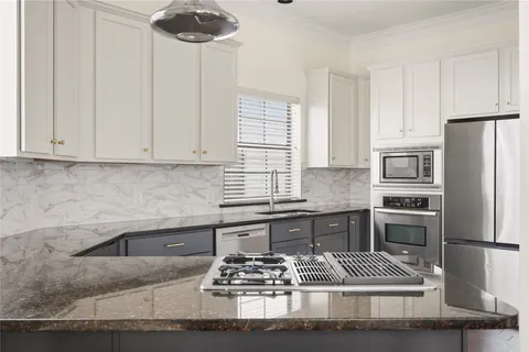 $429,999 | 836 Garden Oaks Terrace, Houston, TX 77018
