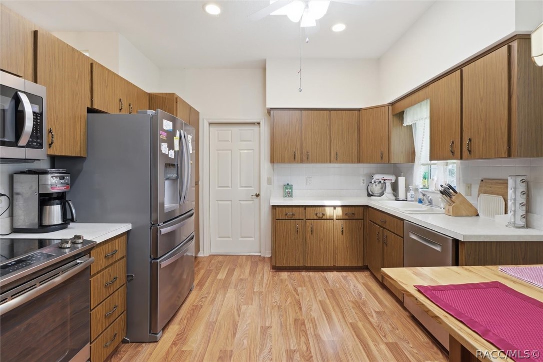 6716 East Waybridge Court Inverness, FL 34452 - Photo 11 of 49 Kitchen