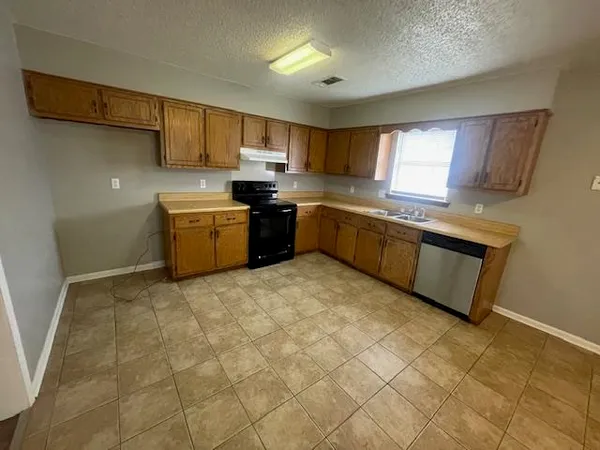 $1,395 | 1004 Faulkner Road, Atoka, TN 38004