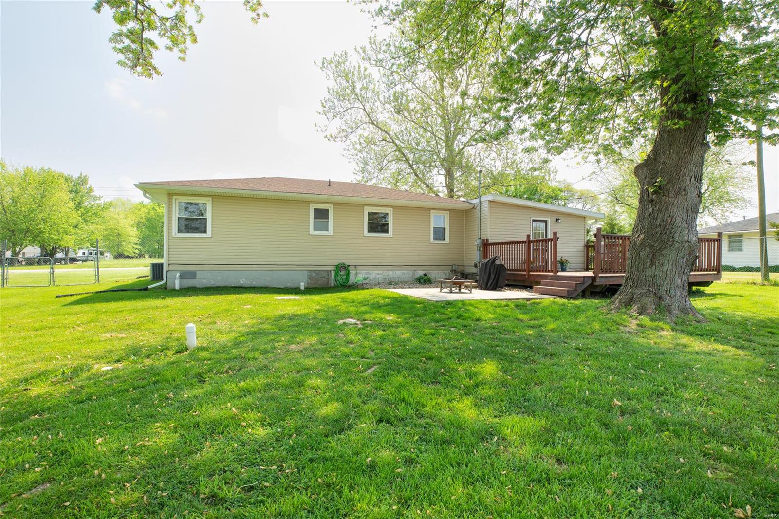 3879 Seiler Road Dorsey, IL 62021 - Photo 3 of 34