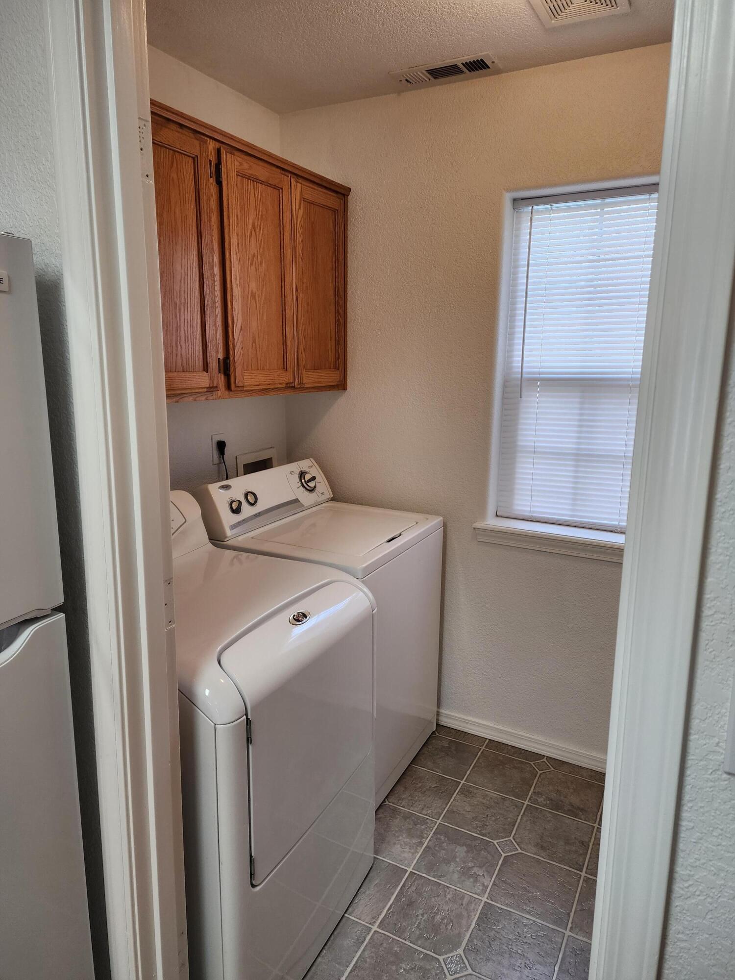 1449 Dowell Road Grants Pass, OR 97527 - Photo 12 of 19 Laundry Unit A