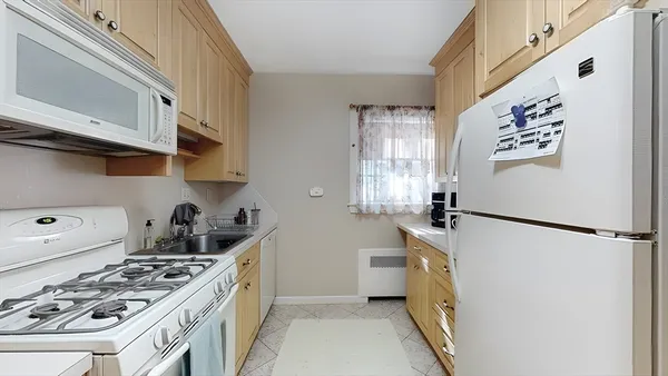 $3,200 | 102 Sewall Avenue, Unit 2, Brookline, MA 02446