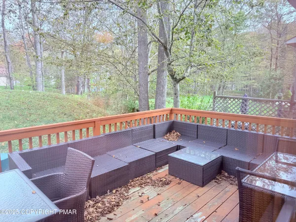 $2,200 | 238 Dorset Road, Tobyhanna, PA 18466