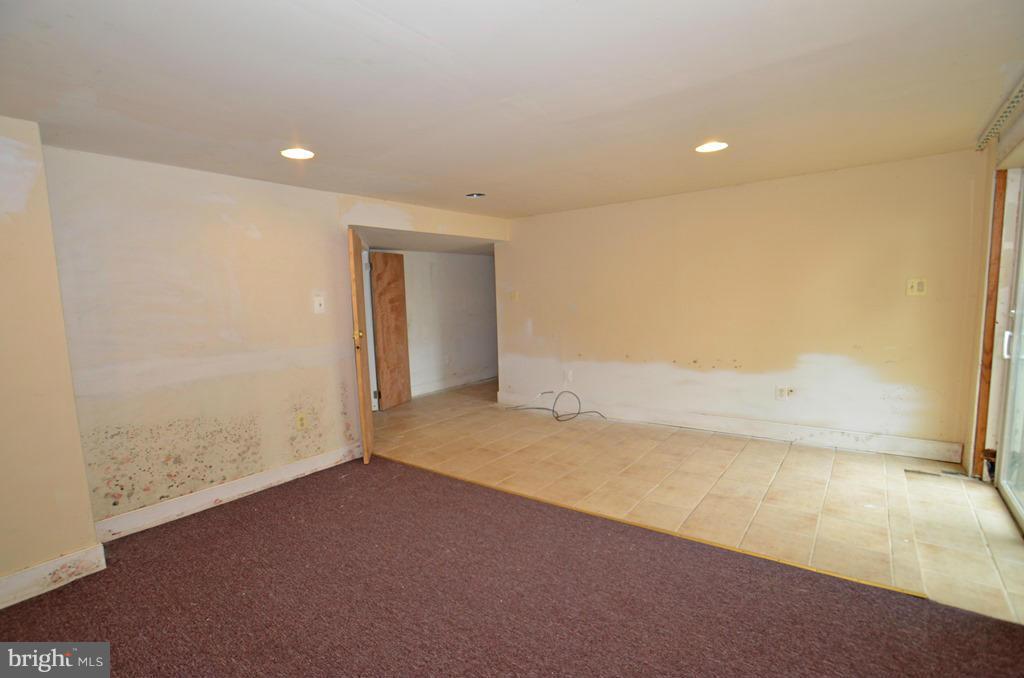 4618 Tema Road Pikesville, MD 21208 - Photo 18 of 29 an empty room with a empty space