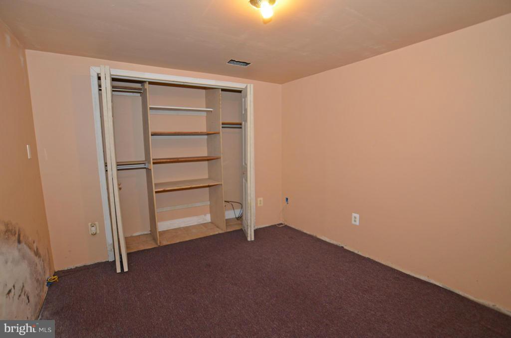 4618 Tema Road Pikesville, MD 21208 - Photo 22 of 29 a room with a empty space
