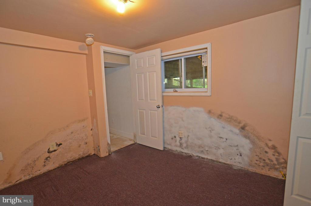 4618 Tema Road Pikesville, MD 21208 - Photo 23 of 29 an empty room with a window