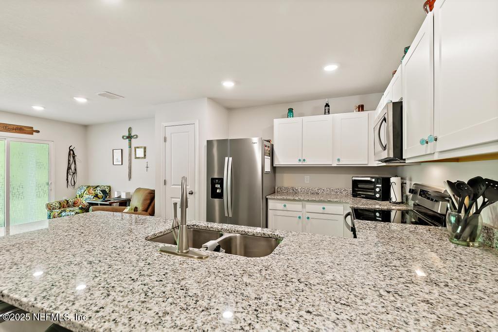 45284 Red Brick Drive Callahan, FL 32011 - Photo 9 of 48 45284 Red Brick Dr-13