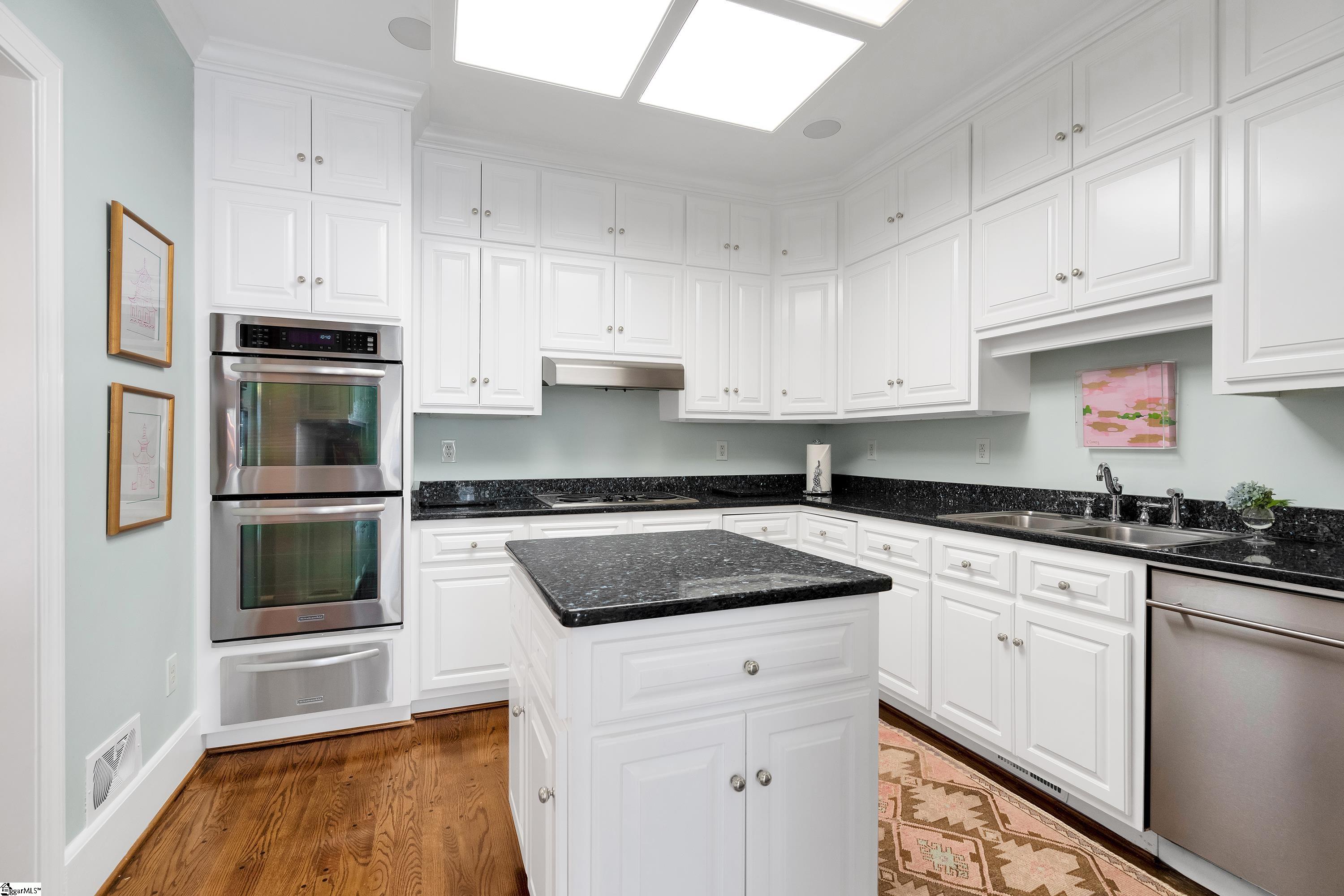 111 Rockingham Road Greenville, SC 29607 - Photo 8 of 35