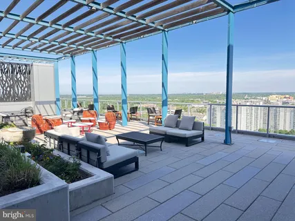 $1,590,000 | 930 Rose Avenue, Unit 2001, Rockville, MD 20852