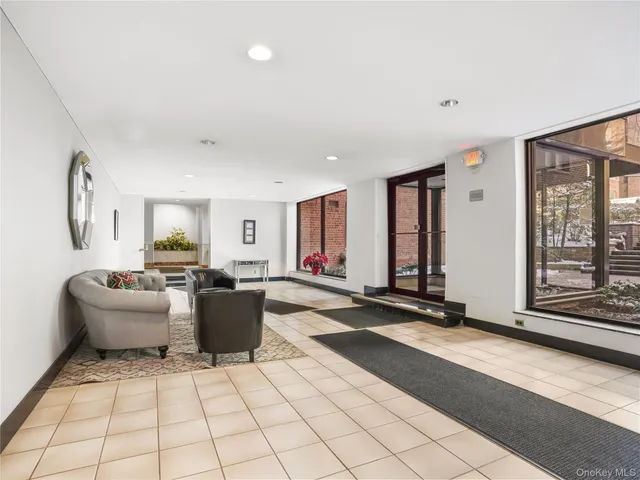 $329,000 | 10 Franklin Avenue, Unit 2G, White Plains, NY 10601