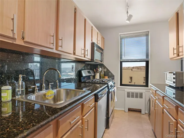 $329,000 | 10 Franklin Avenue, Unit 2G, White Plains, NY 10601