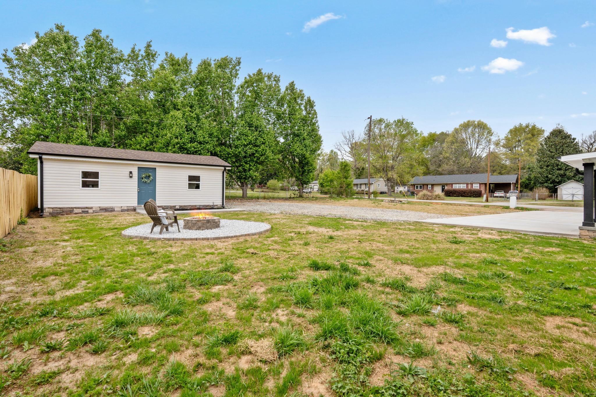 924 McAbee Road Roebuck, SC 29376 - Photo 6 of 32