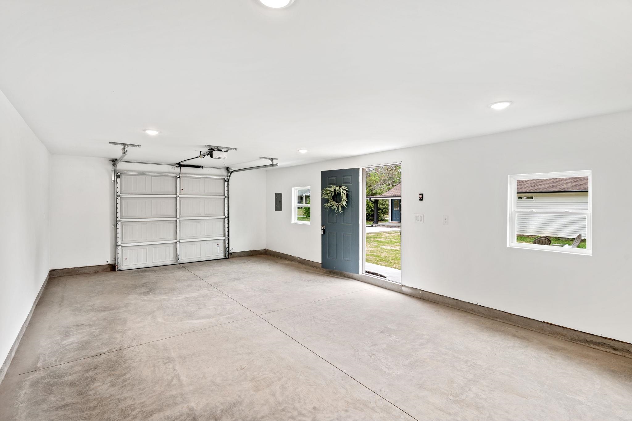 924 McAbee Road Roebuck, SC 29376 - Photo 7 of 32