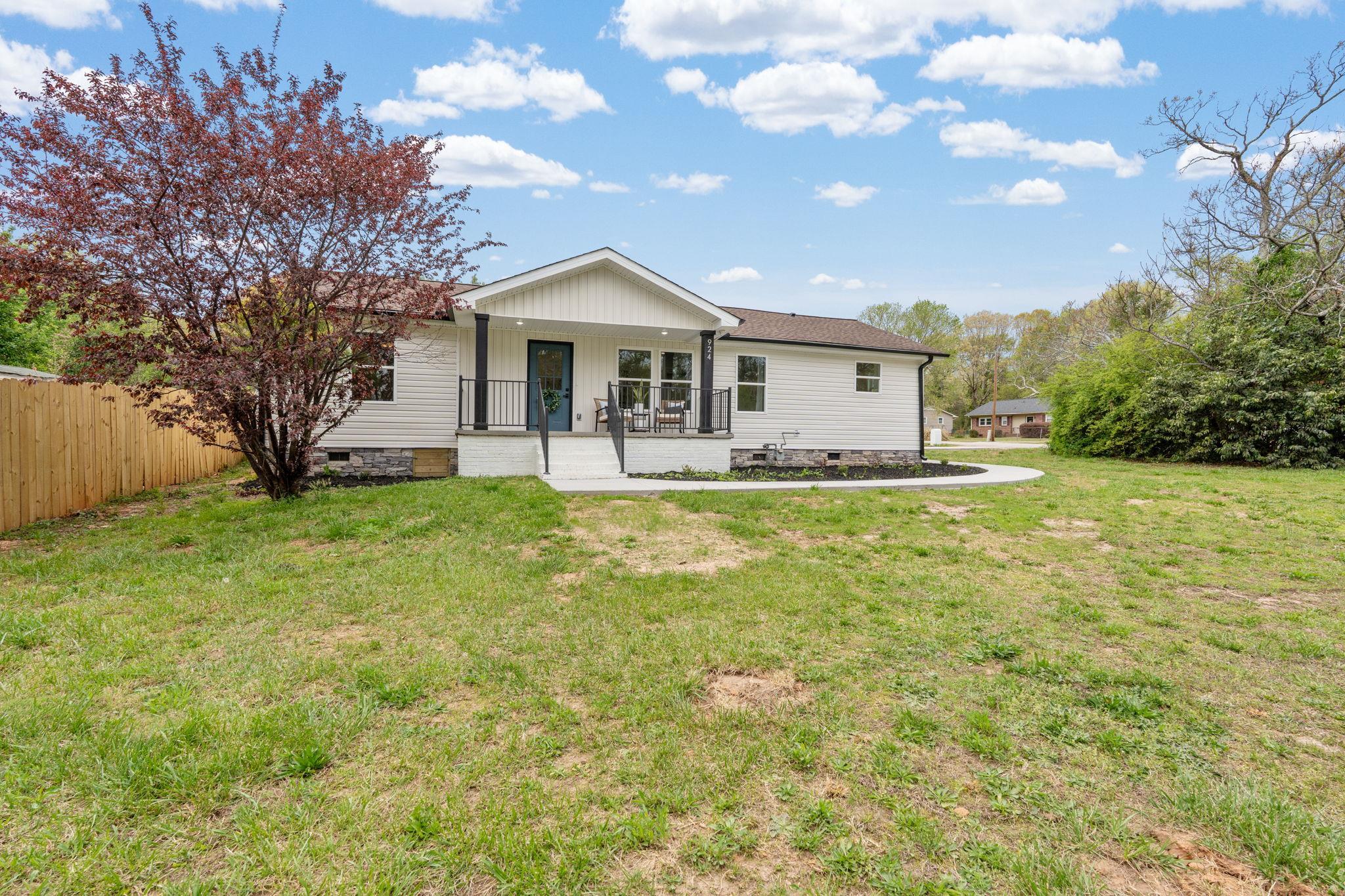 924 McAbee Road Roebuck, SC 29376 - Photo 8 of 32