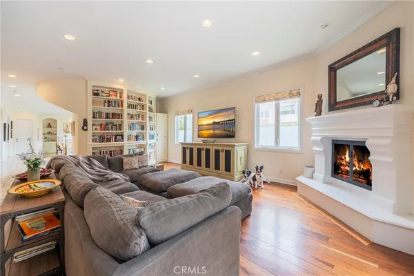 $22,500 | 880 11th Street, Manhattan Beach, CA 90266