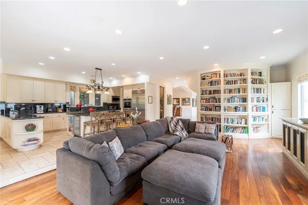 $22,500 | 880 11th Street, Manhattan Beach, CA 90266