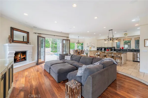 $22,500 | 880 11th Street, Manhattan Beach, CA 90266