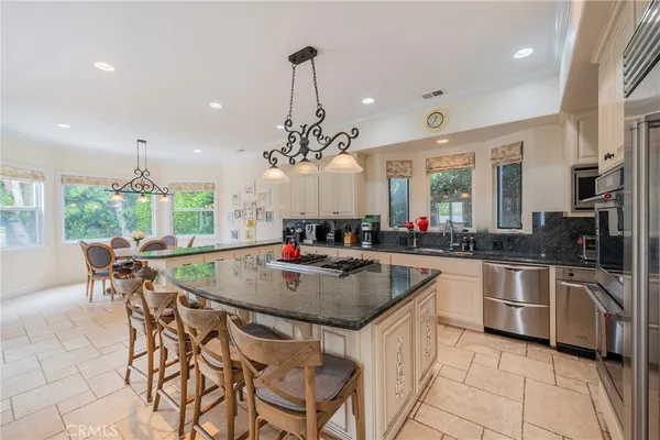 $22,500 | 880 11th Street, Manhattan Beach, CA 90266