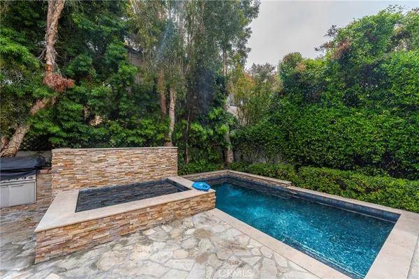 $22,500 | 880 11th Street, Manhattan Beach, CA 90266