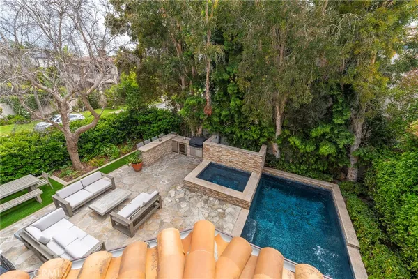 $22,500 | 880 11th Street, Manhattan Beach, CA 90266