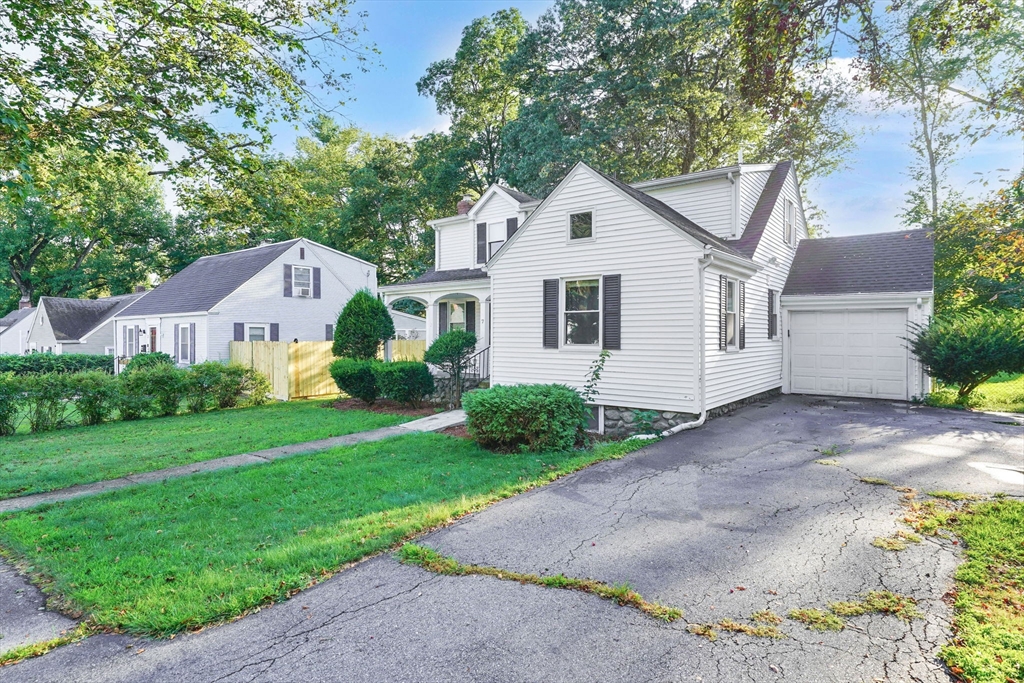 7 Longworth Road Worcester, MA 01602 - Photo 2 of 16