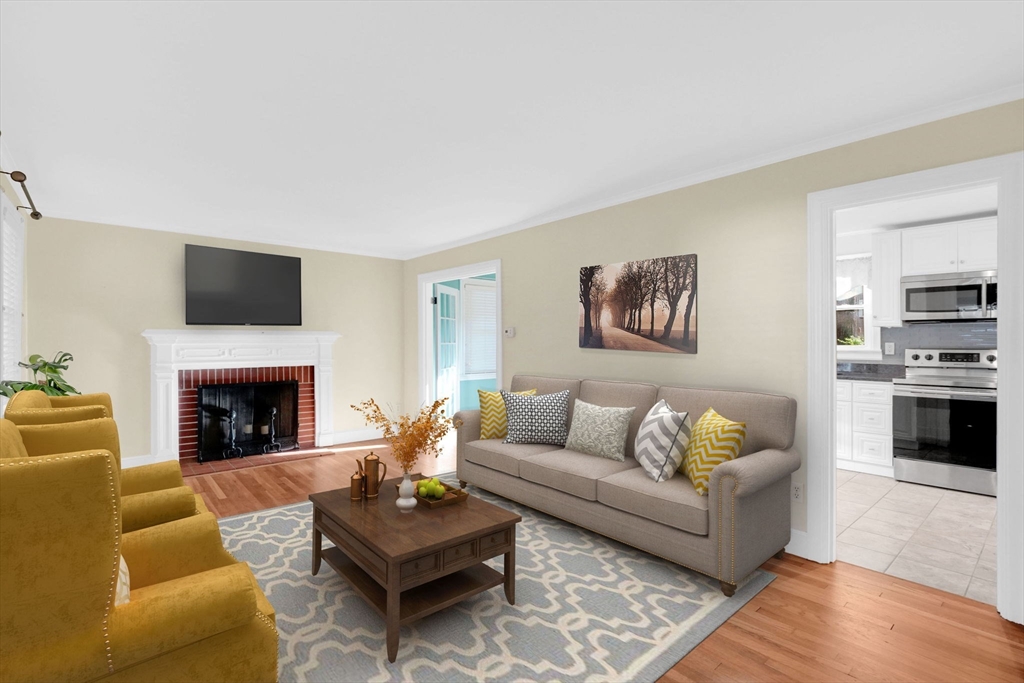 7 Longworth Road Worcester, MA 01602 - Photo 3 of 16