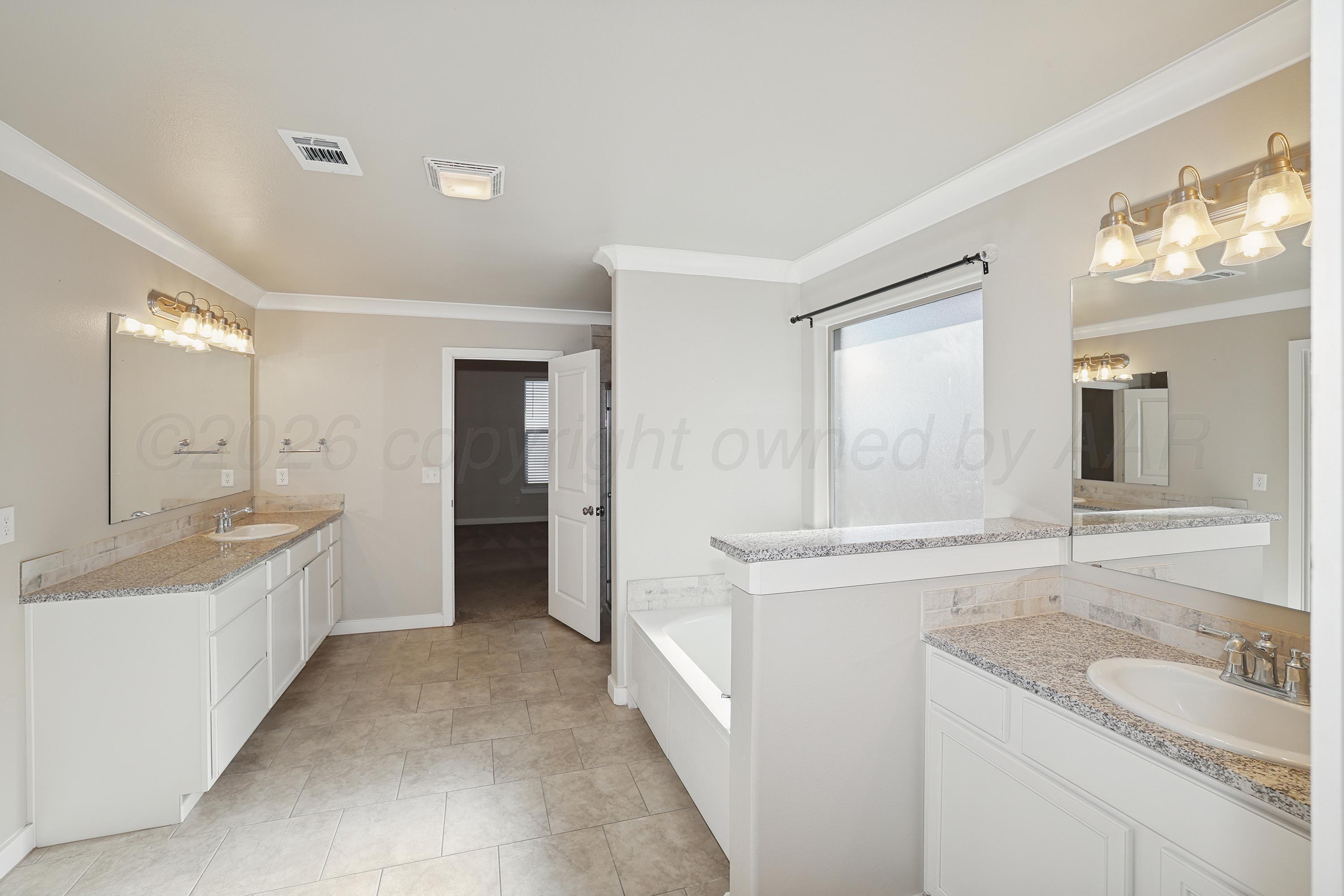 2701 Daybreak Lane Amarillo, TX 79124 - Photo 16 of 41 16-Primary Bath