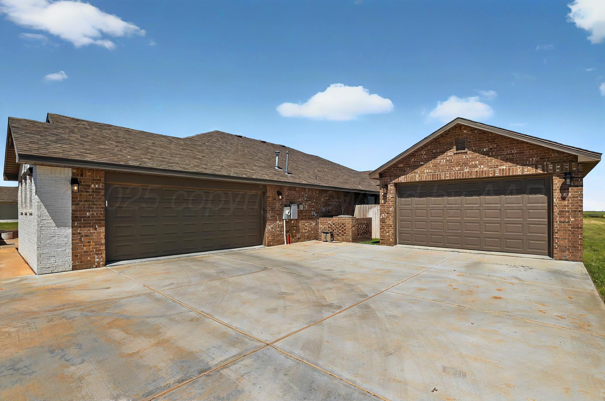 2701 Daybreak Lane Amarillo, TX 79124 - Photo 3 of 41 5-Garages