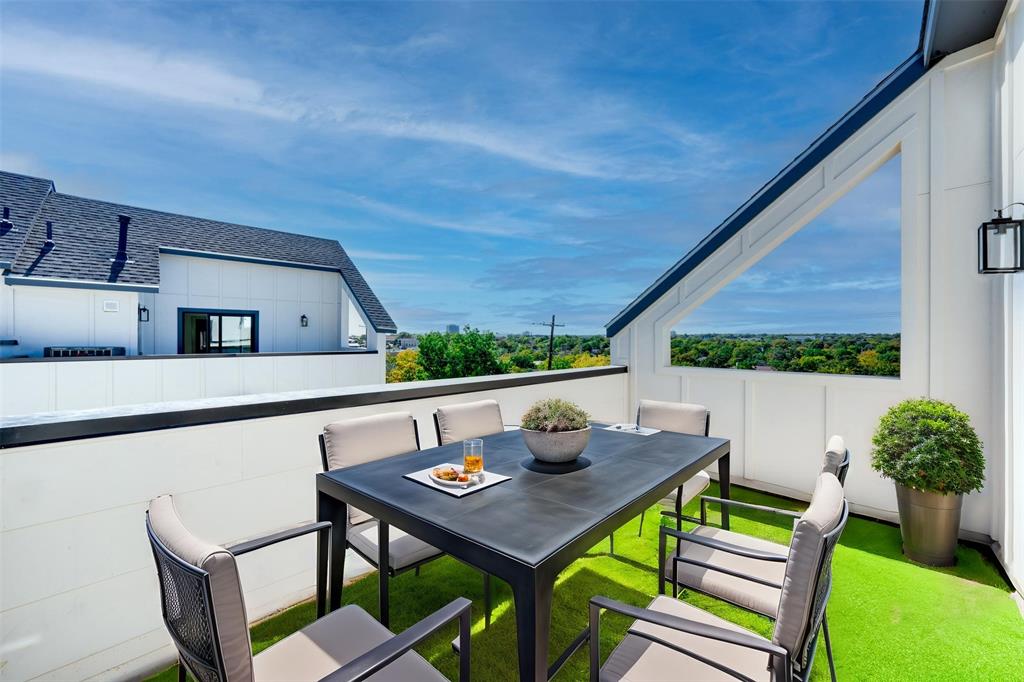 512 North Lancaster Avenue Dallas, TX 75203 - Photo 2 of 37 a view of an outdoor sitting area with furniture