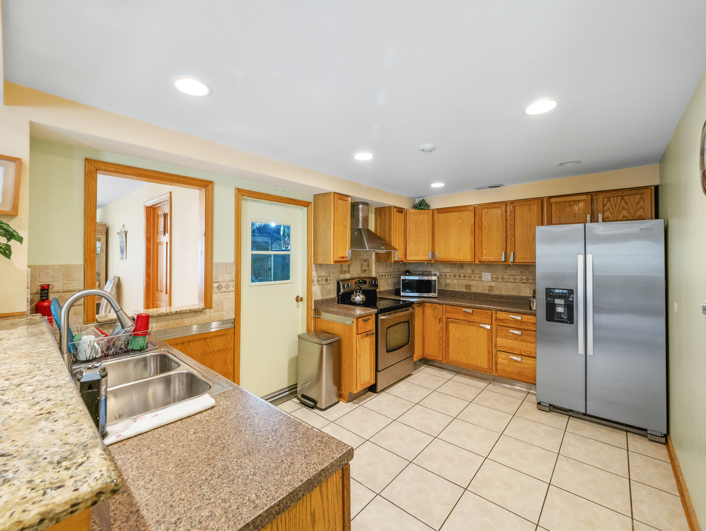 1027 Springinsguth Road Schaumburg, IL 60193 - Photo 6 of 28