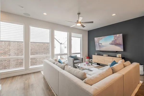 $3,950 | 1127 Lavender Ridge, Dallas, TX 75204