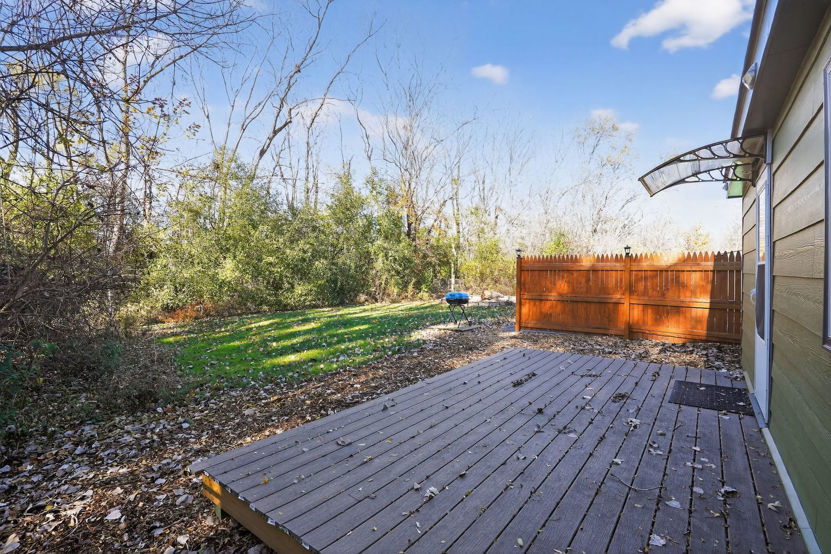 1036 Guerin Road, Unit B Green Oaks, IL 60048 - Photo 5 of 17 a view of backyard with wooden floor