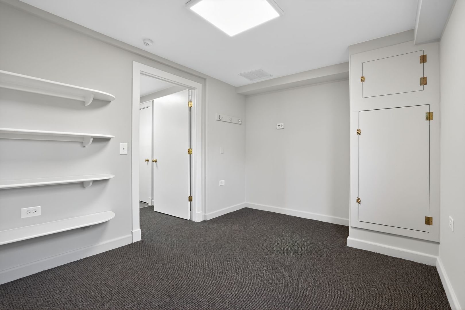 1036 Guerin Road, Unit B Green Oaks, IL 60048 - Photo 8 of 17 a view of an empty room