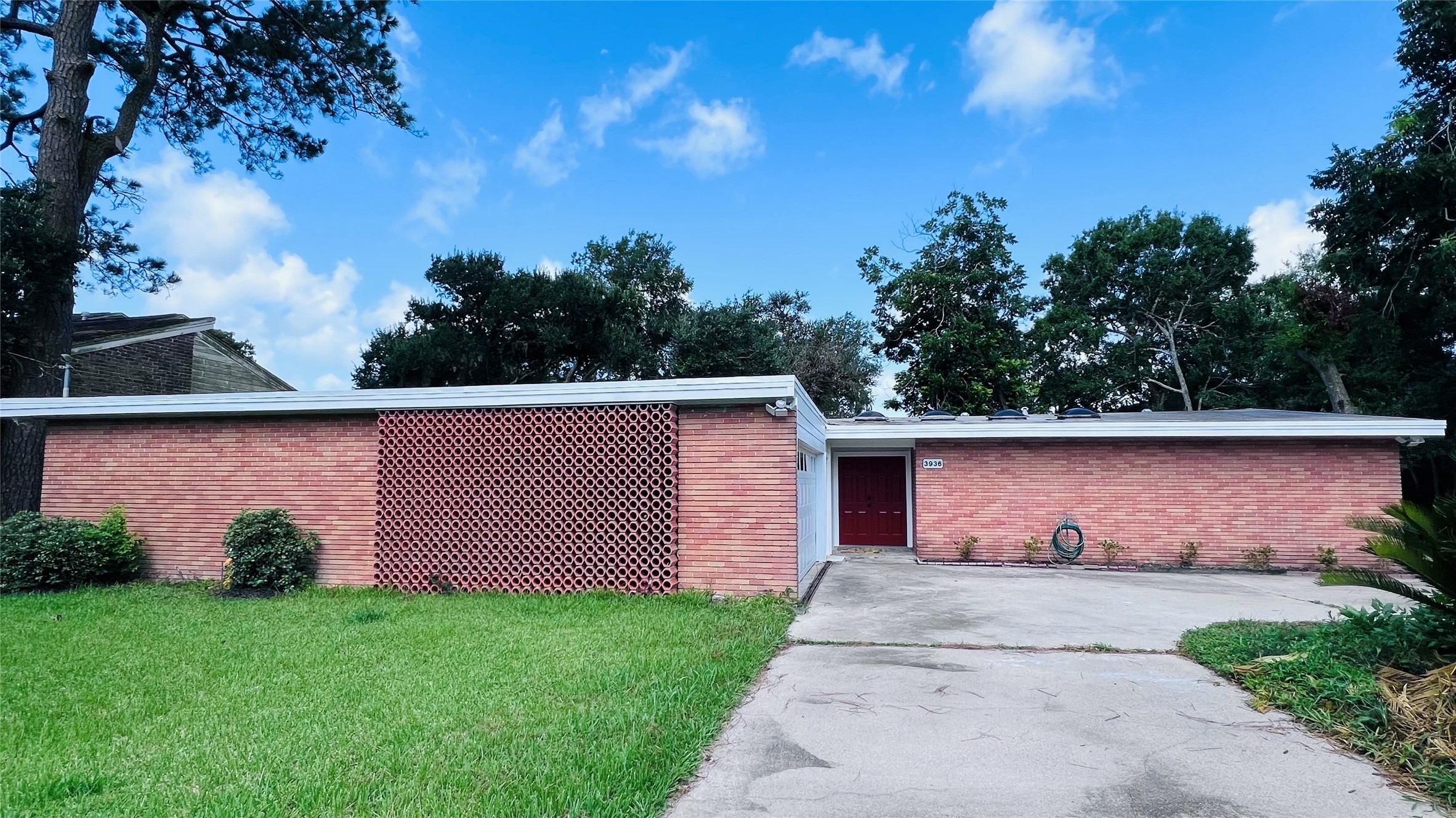 3936 Wagon Road Dickinson, TX 77539 - Photo 38 of 45 a view of outdoor space and yard