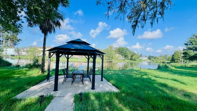 $4,800 | 3936 Wagon Road, Dickinson, TX 77539