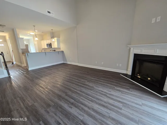 $2,000 | 1819 Fox Den Way, Unit 5, Greenville, NC 27858