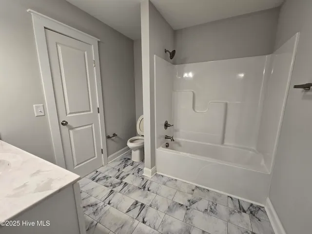 $2,000 | 1819 Fox Den Way, Unit 5, Greenville, NC 27858