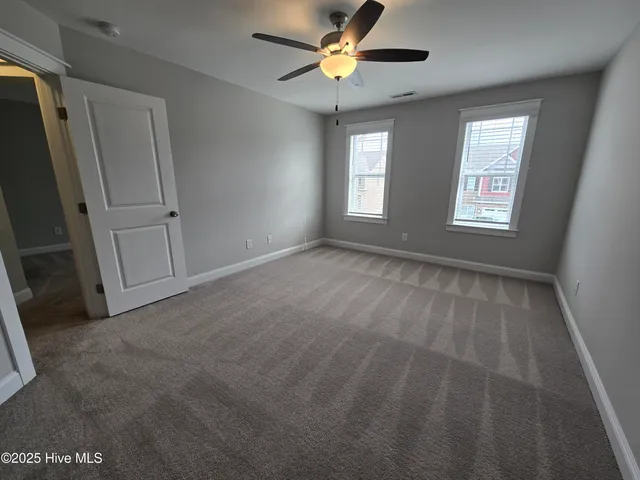 $2,000 | 1819 Fox Den Way, Unit 5, Greenville, NC 27858