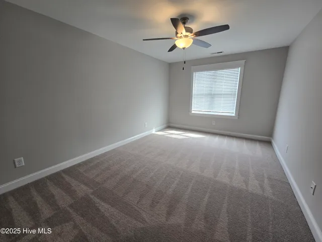 $2,000 | 1819 Fox Den Way, Unit 5, Greenville, NC 27858