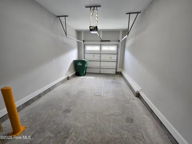 $2,000 | 1819 Fox Den Way, Unit 5, Greenville, NC 27858