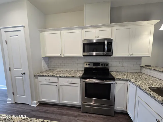 $2,000 | 1819 Fox Den Way, Unit 5, Greenville, NC 27858