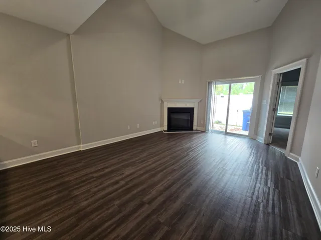 $2,000 | 1819 Fox Den Way, Unit 5, Greenville, NC 27858